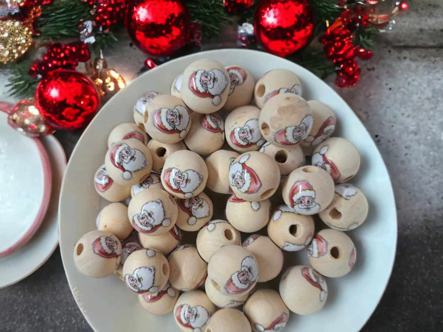 Santa Face Christmas 16mm Wood Printed Beads - 1007