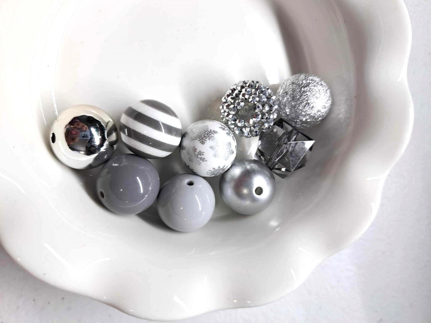 Silver/Gray Mix - 20mm Acrylic/Rhinestone Bubblegum Beads - 1111