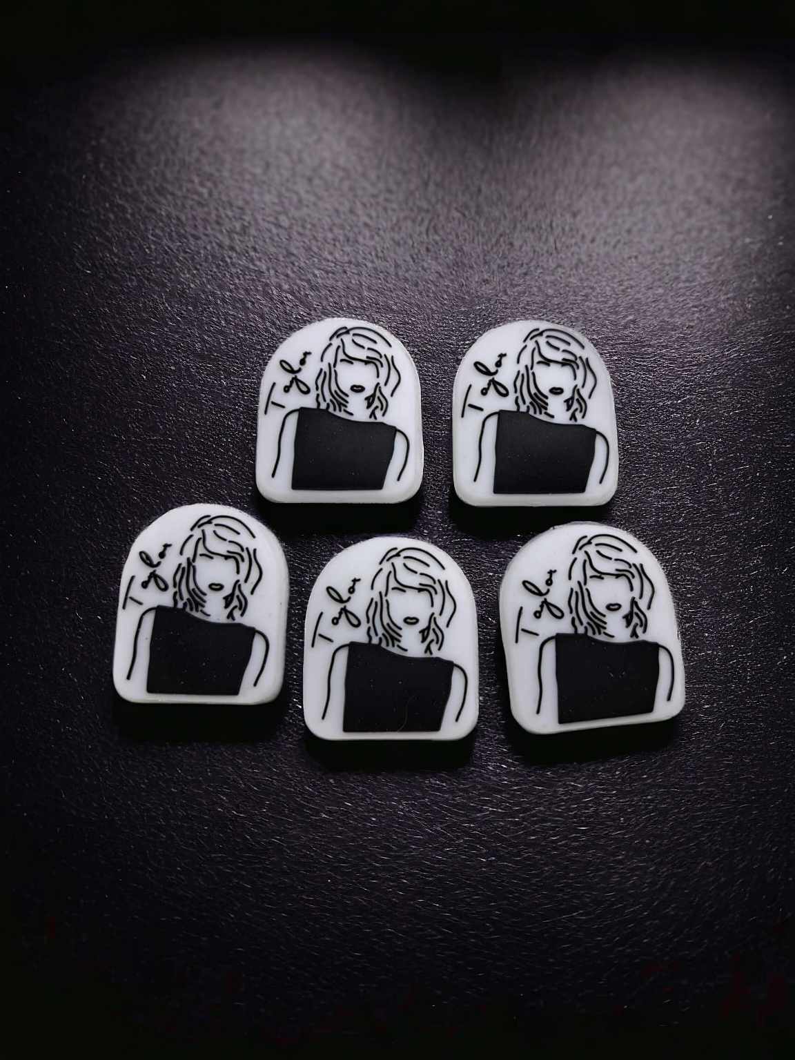 Taylor Silhouette/Portrait on White Silicone Focal Bead - 0776