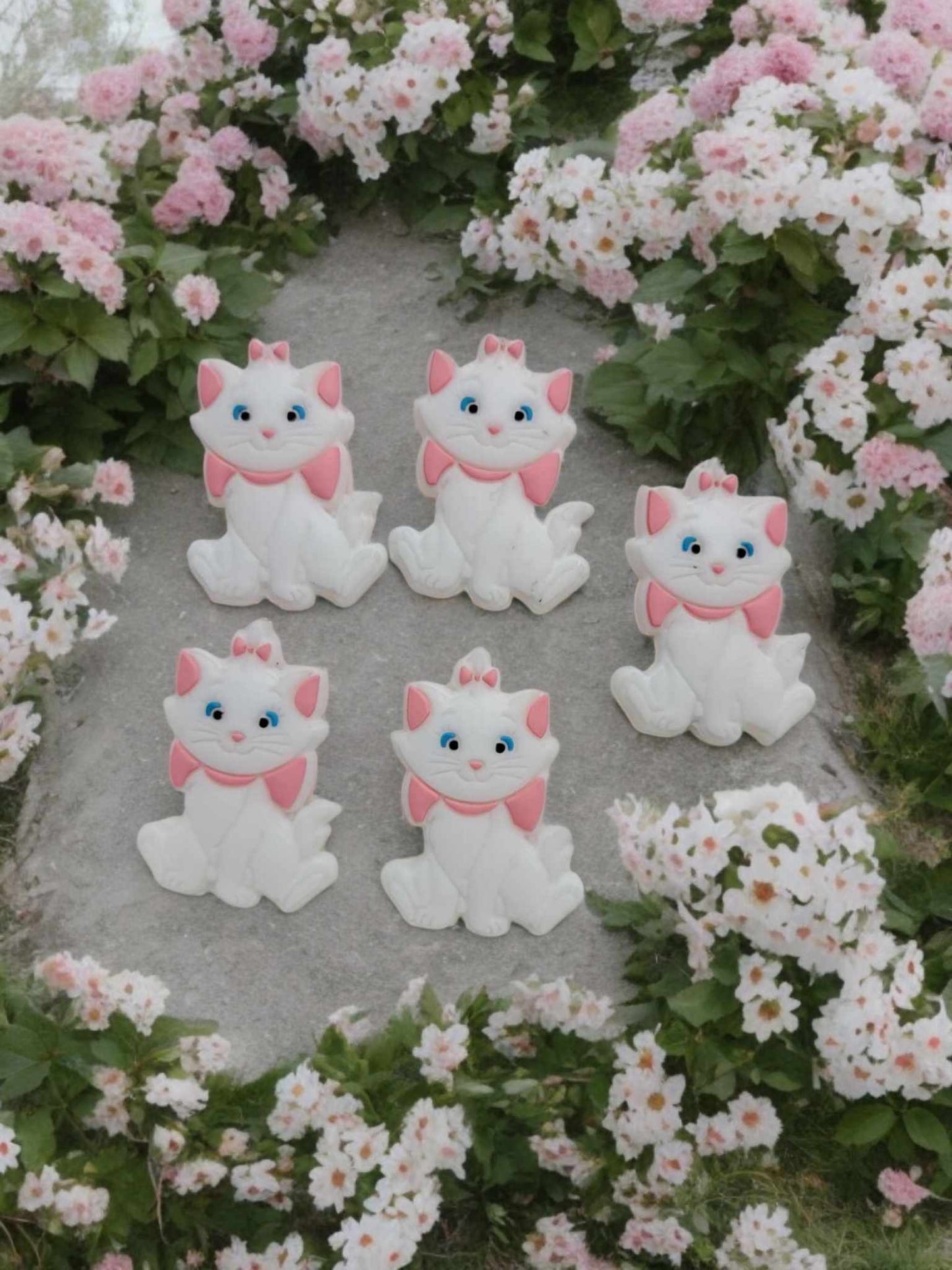 Marie: White Cat from Aristocats Silicone Focal Bead - 0795